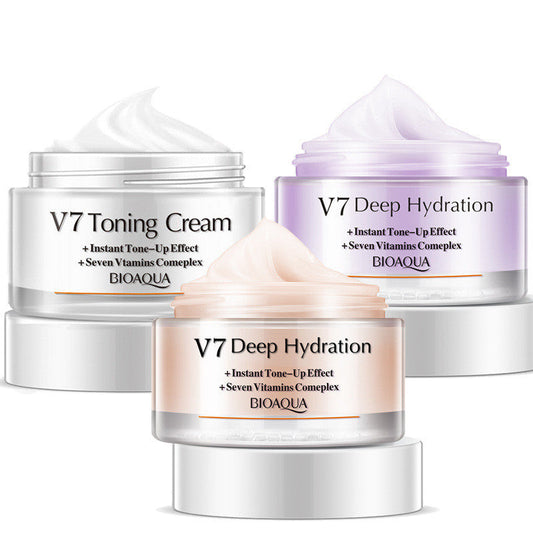 Face cream brightens complexion with natural nude makeup effect.